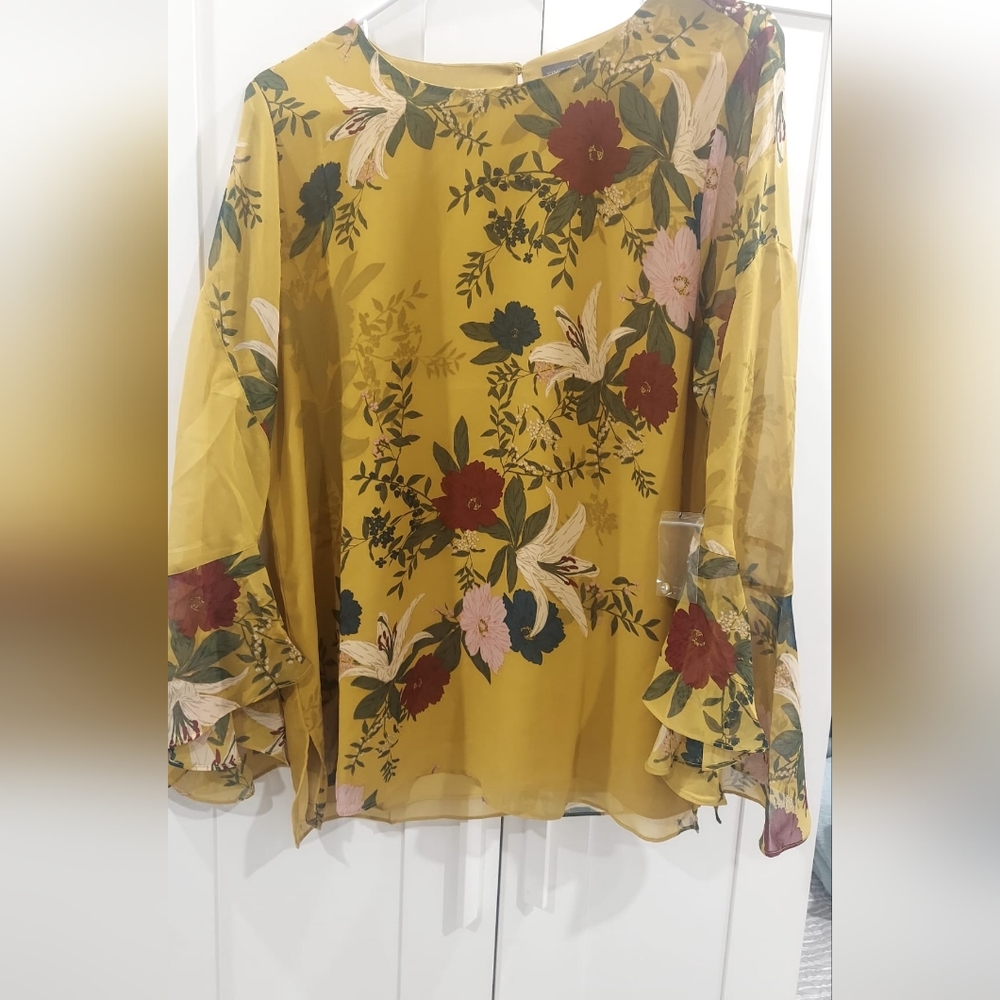 Vince Camuto top